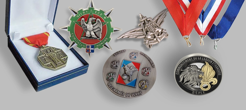 médailles militaires et insignes personnalisés.